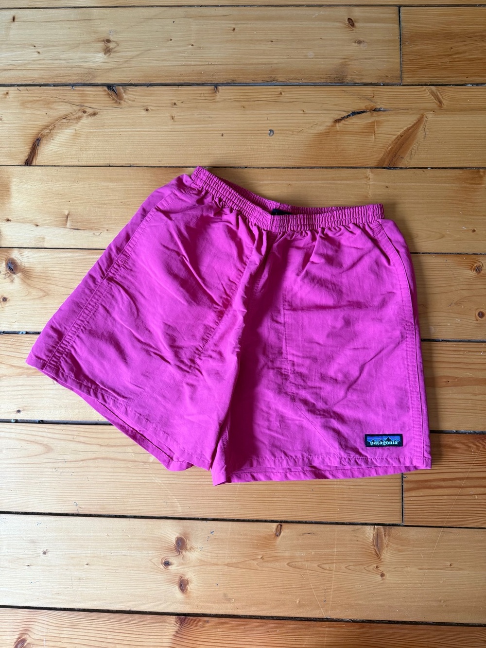 Patagonia Bright Pink Women’s Baggies 🩷